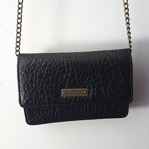 ROXY | Chain crossbody purse w/ snap closure & exterior zipper | Black